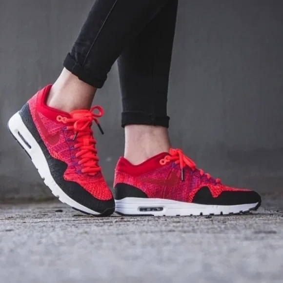 Nike Flyknit 6.5 University Red - Picture 1 of 8